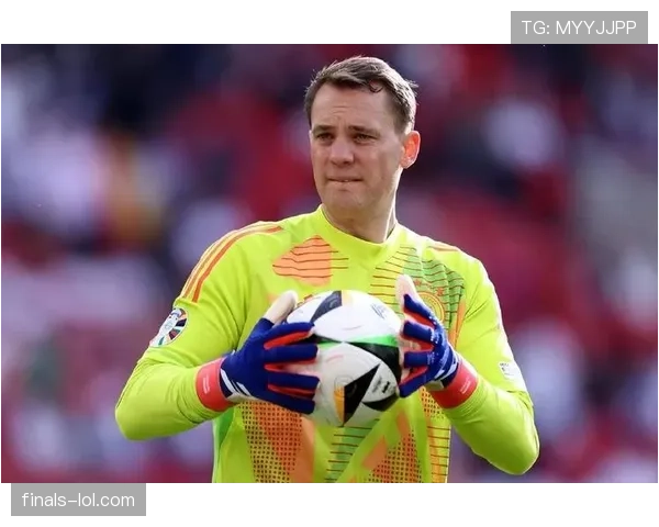 拜仁官方确认诺伊尔大腿肌肉撕裂，预计冬歇期后复出