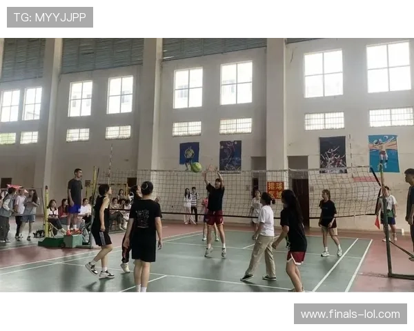 北京航空航天大学沙河校区举办排球赛,丰富学生课余生活 北京航空航天大学沙河校区举办排球赛,丰富学生课余生活